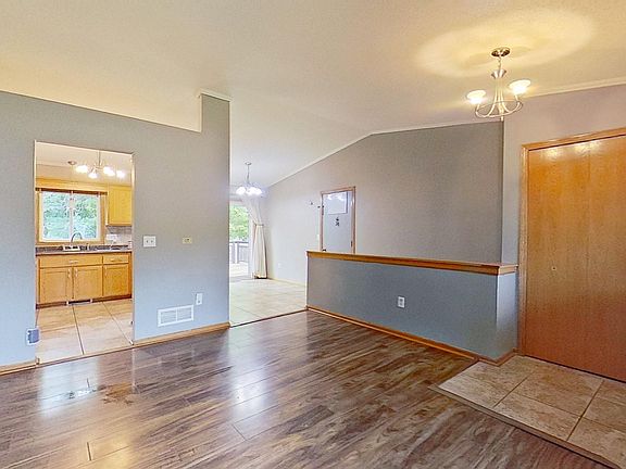 5th image of 25775 10th St W