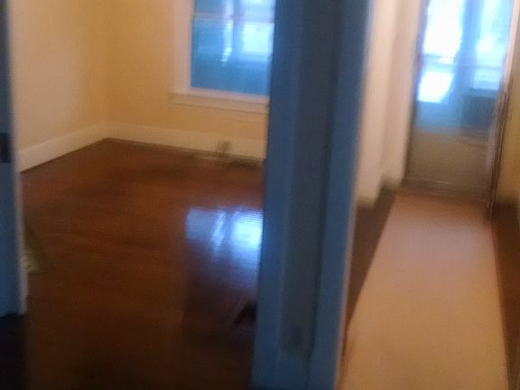 3rd image of 3214 N Capitol Ave