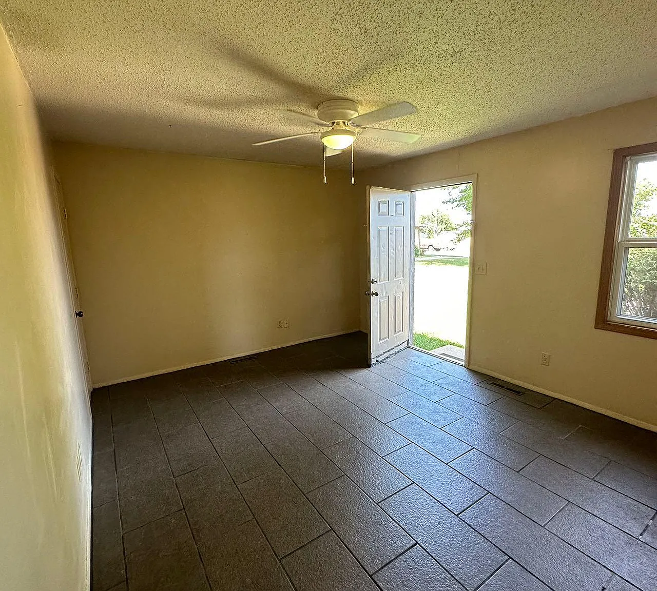 2 bed, 750 sqft, $775 — Photo 4