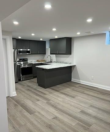 4th image of 185 Madelaine Dr