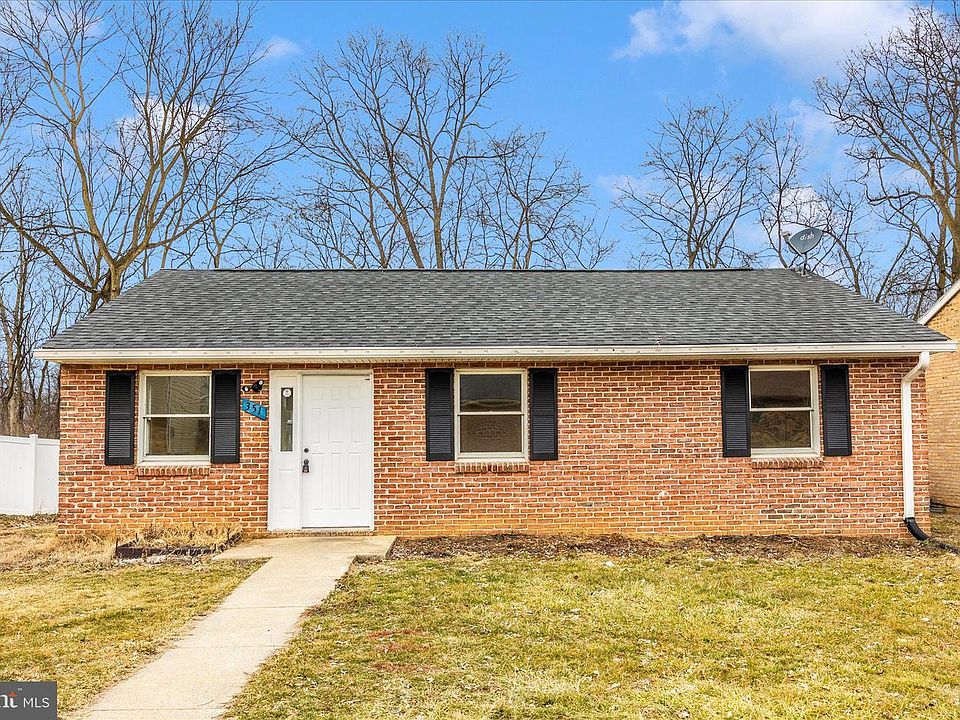 1st image of 351 Yorkshire Dr