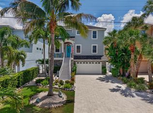70 Island Cir, Sarasota, FL 34242