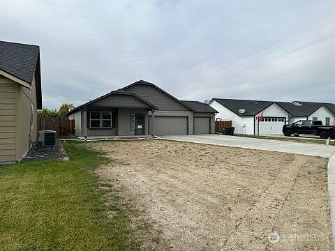 3rd image of 720 S Lakeland Drive