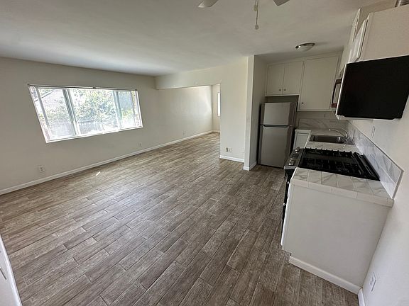 5th image of 222 W Arrellaga St APT 6