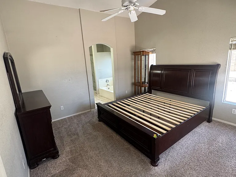 5022 E Holmes Ave — Photo 14