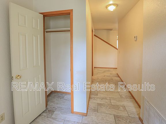 4th image of 3704 W Cedar St #B