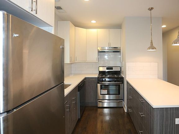 4th image of 3917 N Janssen Ave #3K