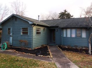 105 Peach Rd, Oak Ridge, TN 37830