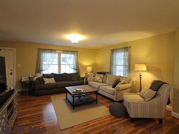 4th image of 141 Rosehill Dr