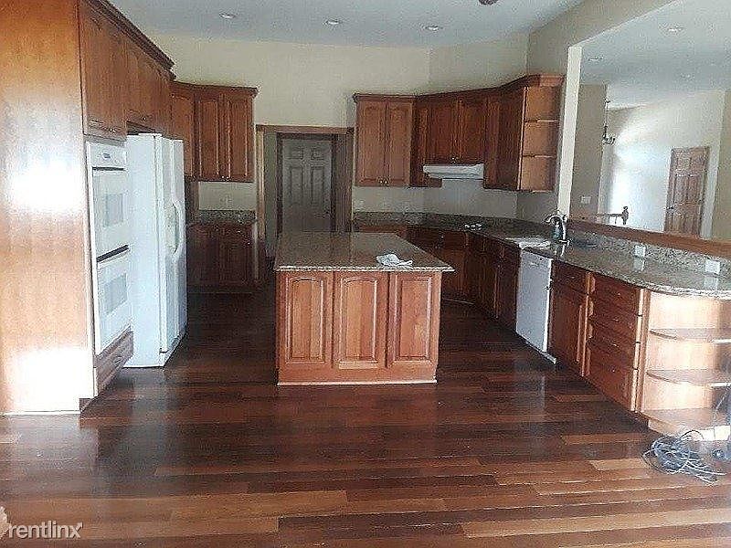 2nd image of 4021 Greenview Dr