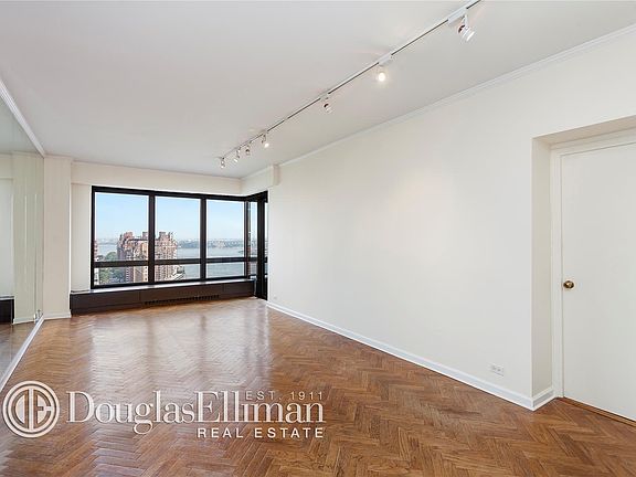 3rd image of 530 E 76th St APT 23E