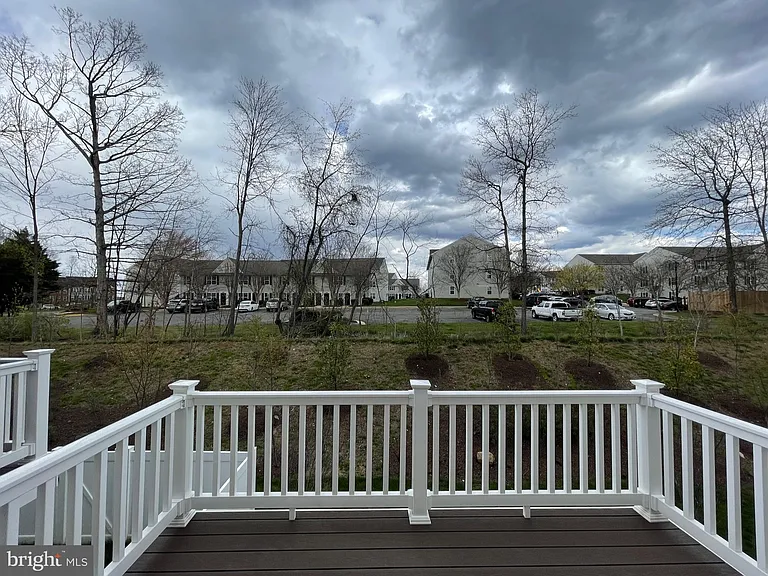 7821 Cove Point Dr — Photo 47