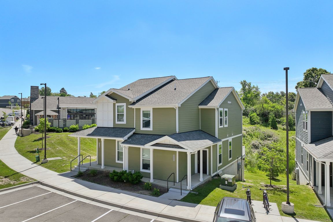 5-print-Erie Dr-2406-003