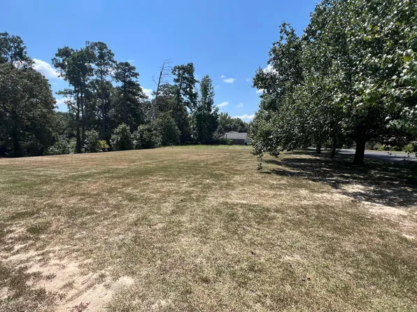 22 Lakeview Rd, Columbia, MS 39429