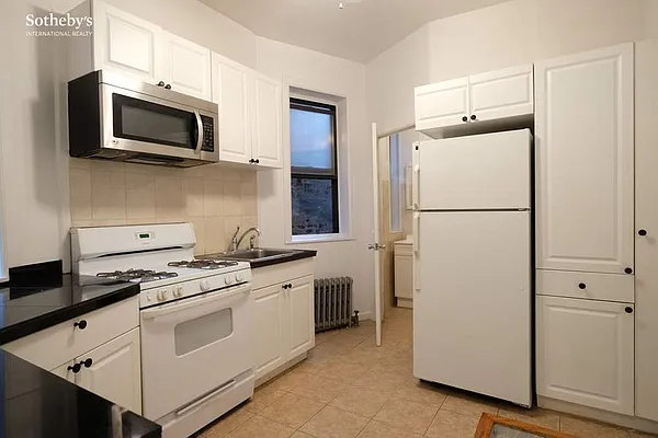 Rented by Sotheby's International Realty | media 32