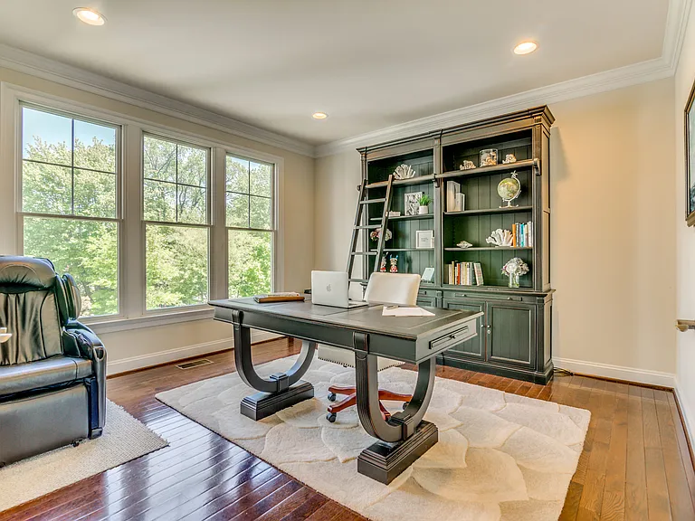 10 OFFICE-SMALL_05062026