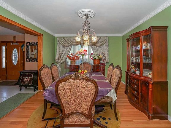 4th image of 4 Winding Ln