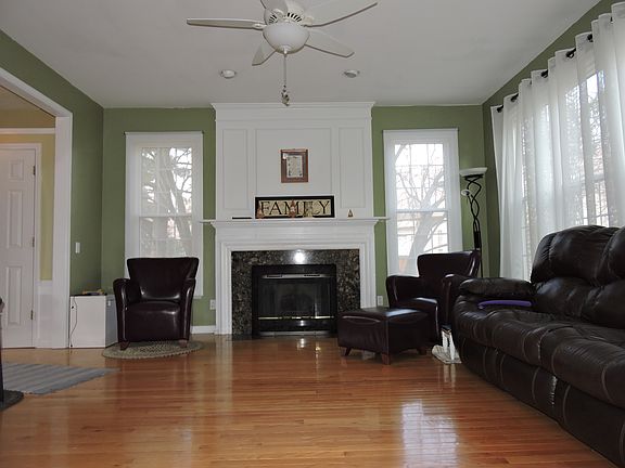 3rd image of 16384 Brookwood Ct #4