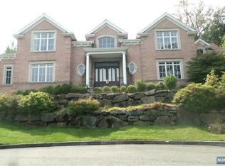 51 McDermott Way, Englewood Cliffs, NJ 07632