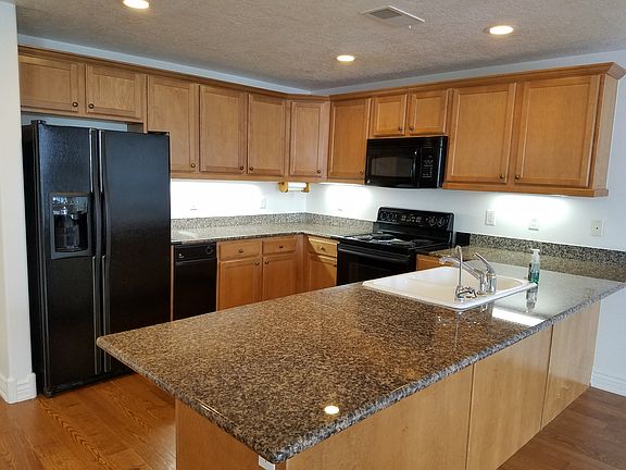 5th image of 3075 E Kennedy Dr APT 120