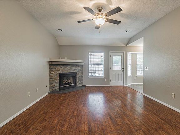 3rd image of 1245 S Camellia Ln
