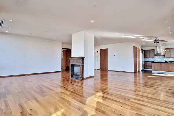 Rented by Pear NYC LLC | media 9