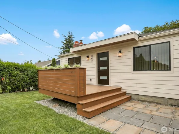 8421 39th Avenue SW, Seattle, WA 98136