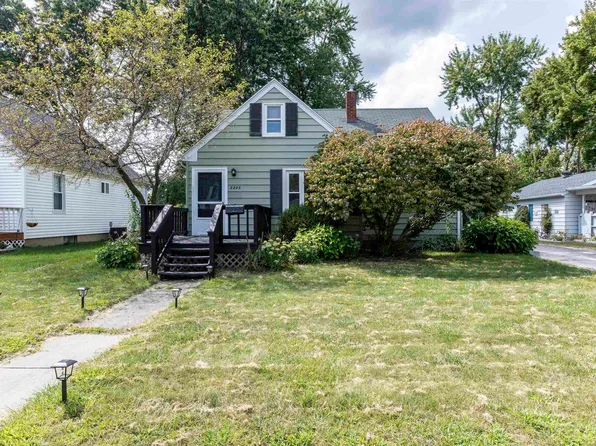 2205 Tennessee St, Midland, MI 48642