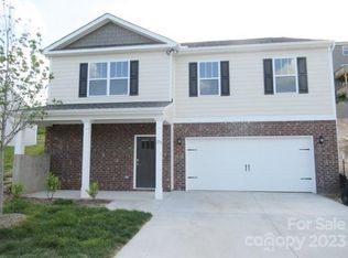 179 Marathon Ln, Candler, NC 28715