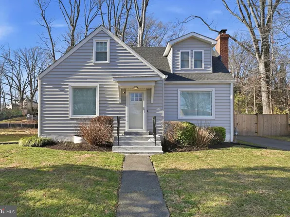 6710 Oak Dr, Alexandria, VA 22306