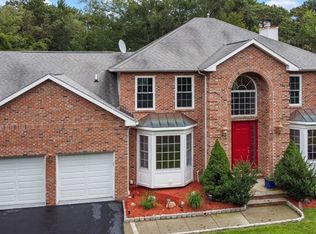 698 Pascack Rd, Paramus, NJ 07652