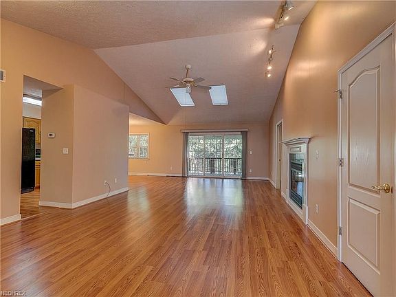 5th image of 814 Renee Dr