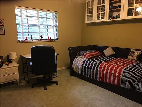 5th image of 712 Valencia Ct