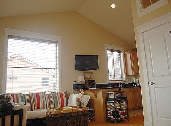 3rd image of 440 Marine View Dr SW