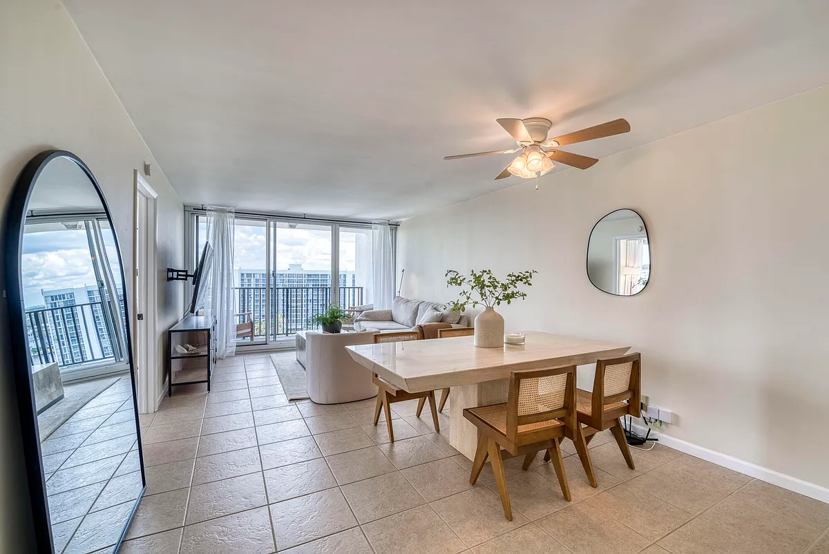 Building Photo - 525 N Ocean Blvd #1215