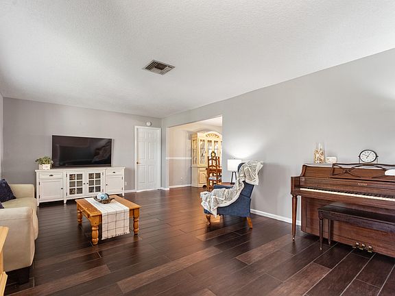 5th image of 14430 Larkspur Lane