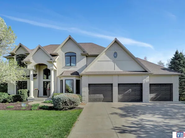 2410 Ridge Point Cir, Lincoln, NE 68512
