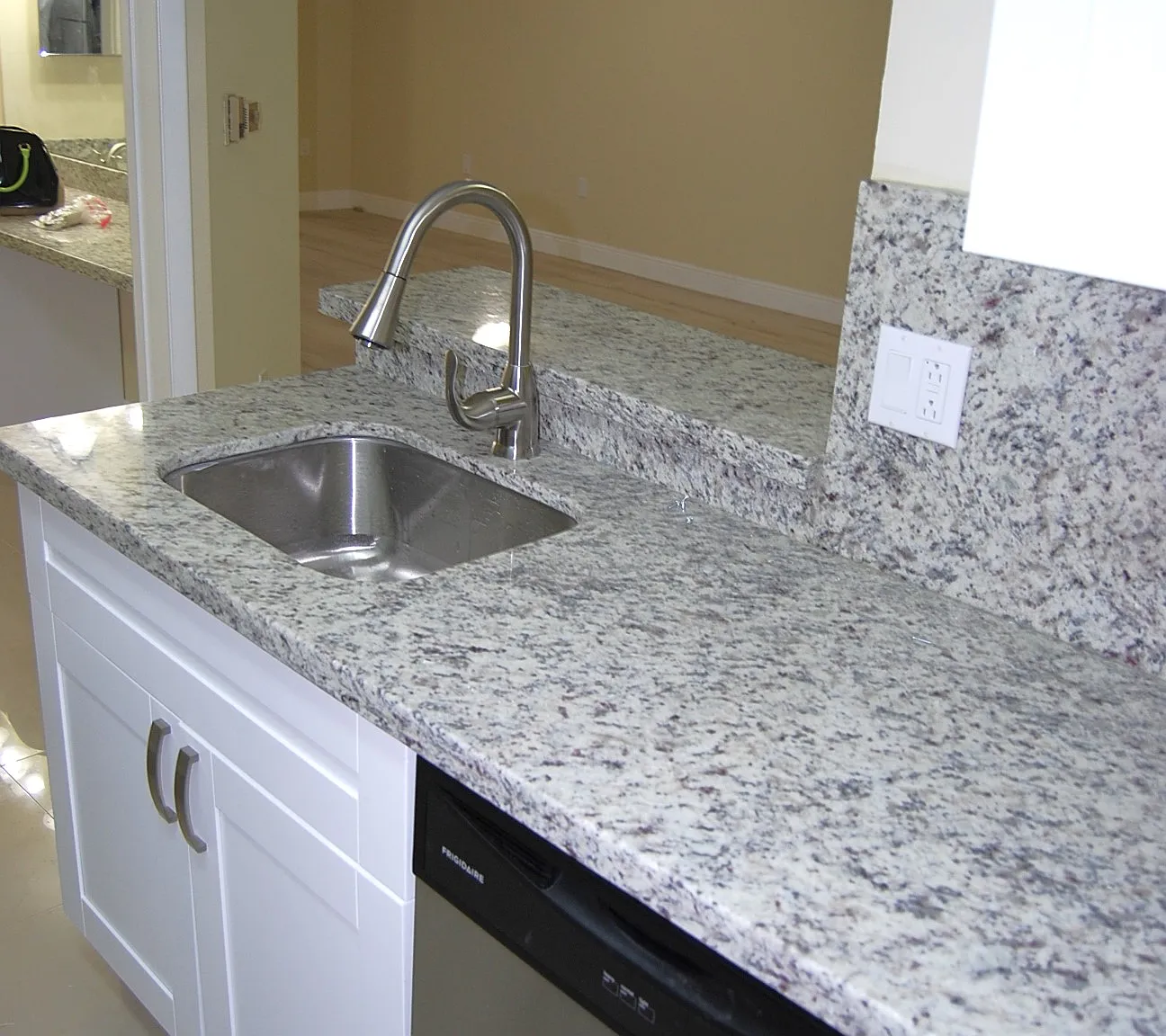 Lakeview Club 1 bed 1 bath Fort Lauderdale — Photo 3