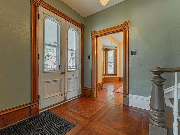 3rd image of 102 N Mason St