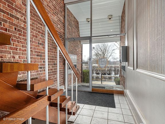 3rd image of 4129 Saratoga Ave APT 106