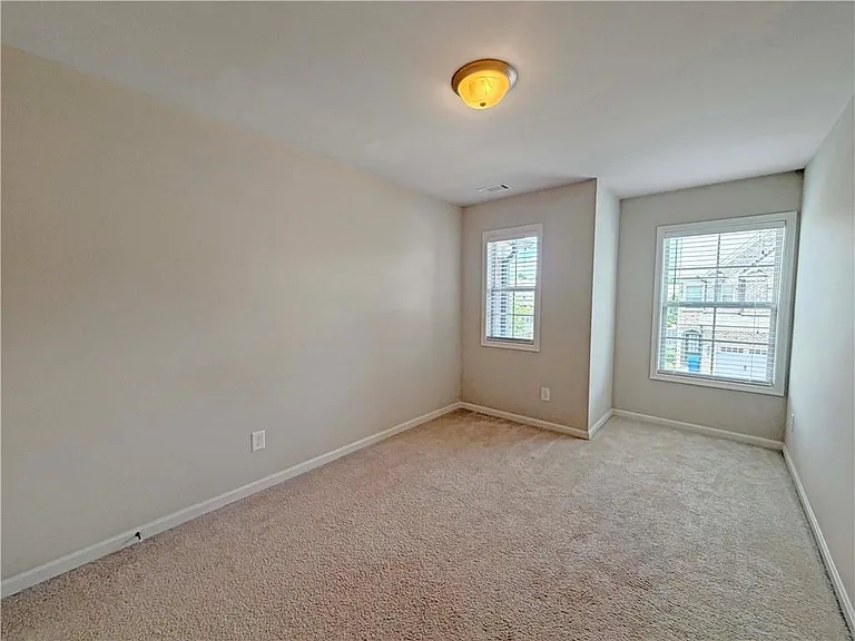285 Holdings Dr — Photo 19