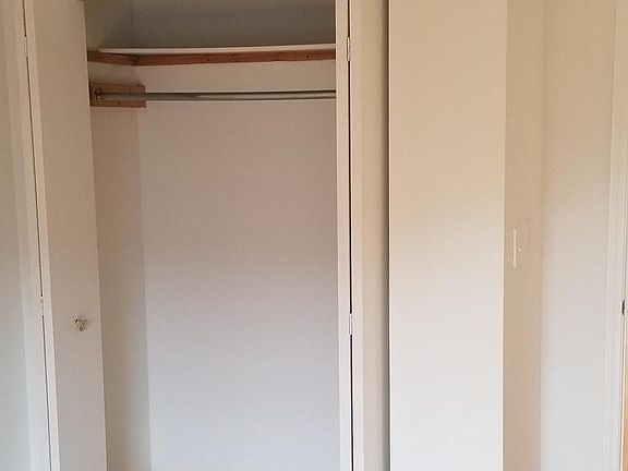 4th image of 3310 S Indiana Ave Floor 3