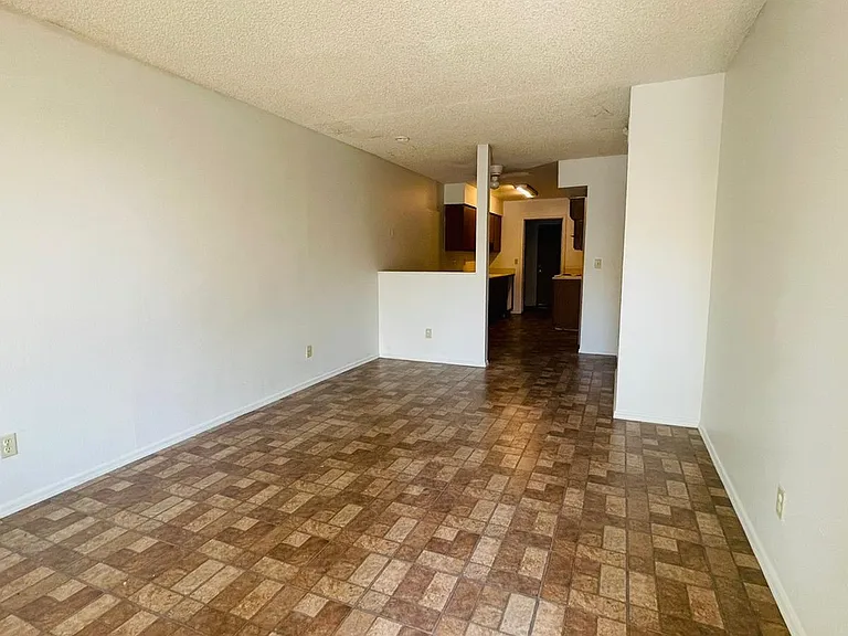 2829 E Capri Cir #2 — Photo 5