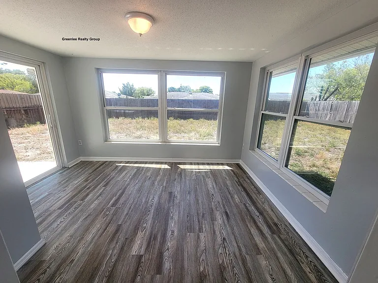 10225 Gardenia Ln — Photo 13