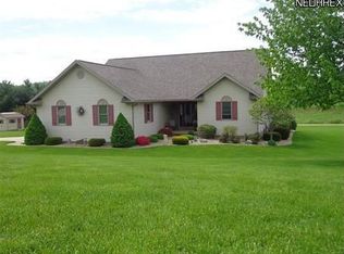 2164 Scenic View Rd SW, New Philadelphia, OH 44663