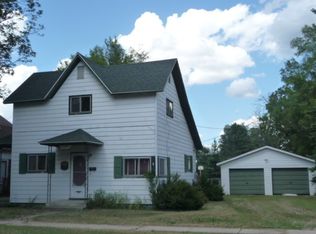 704 Chestnut St, Grayling, MI 49738