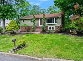 11 Woodland Rd, Highland Mills, NY 10930