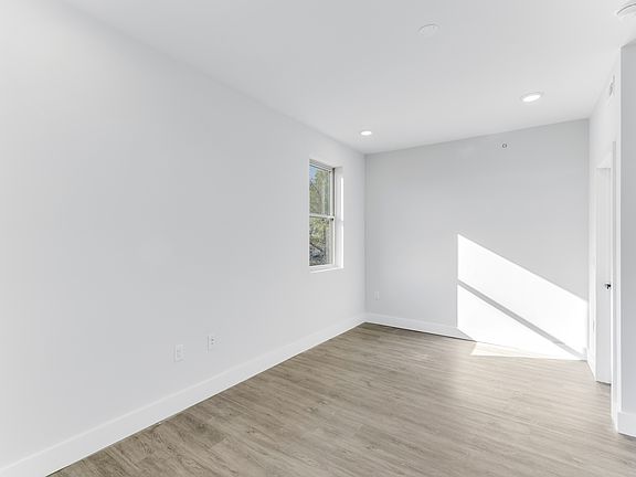 5th image of 7355 Dicks Ave #104A
