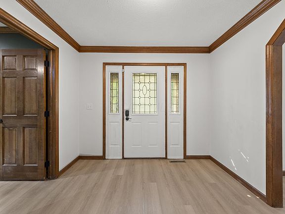 5th image of 7783 Pembrook Dr