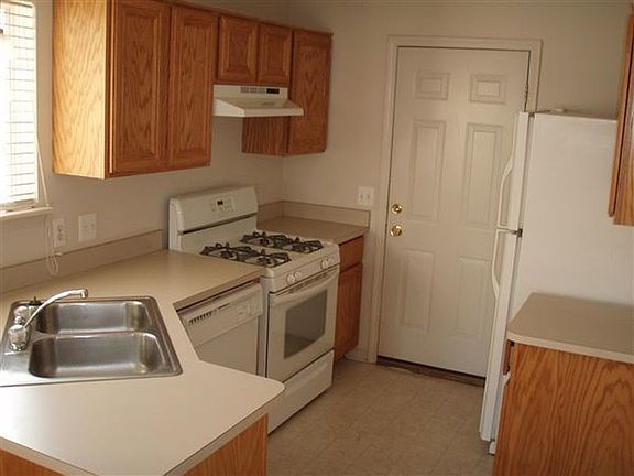 5th image of 28251 Felician St #Home